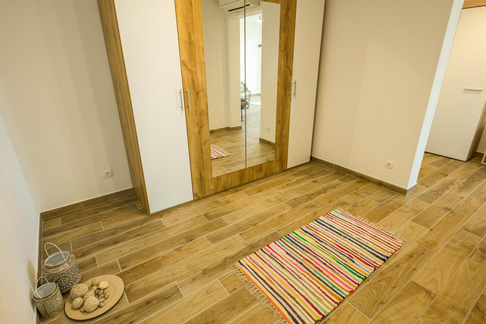2Bfree Apartments Stinica Buitenkant foto