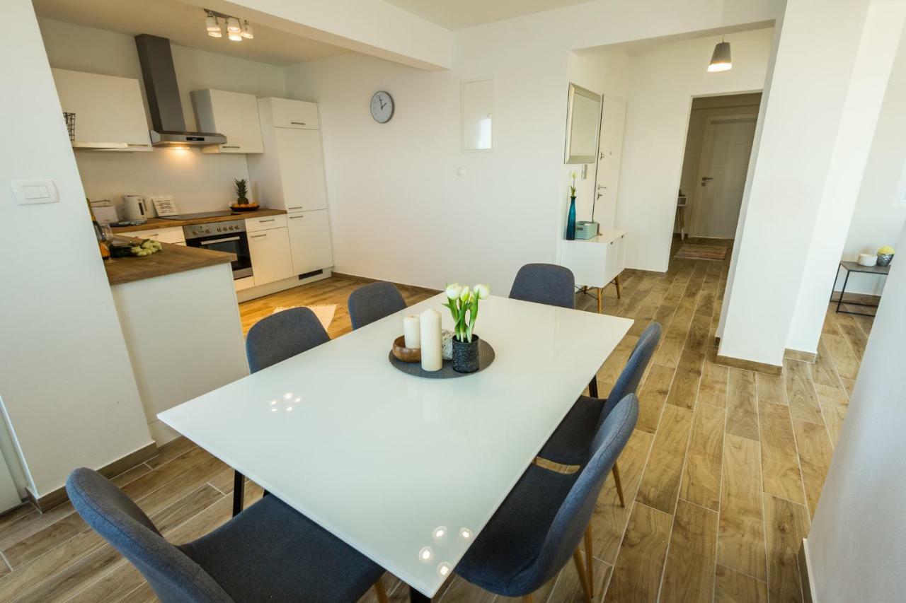 2Bfree Apartments Stinica Buitenkant foto