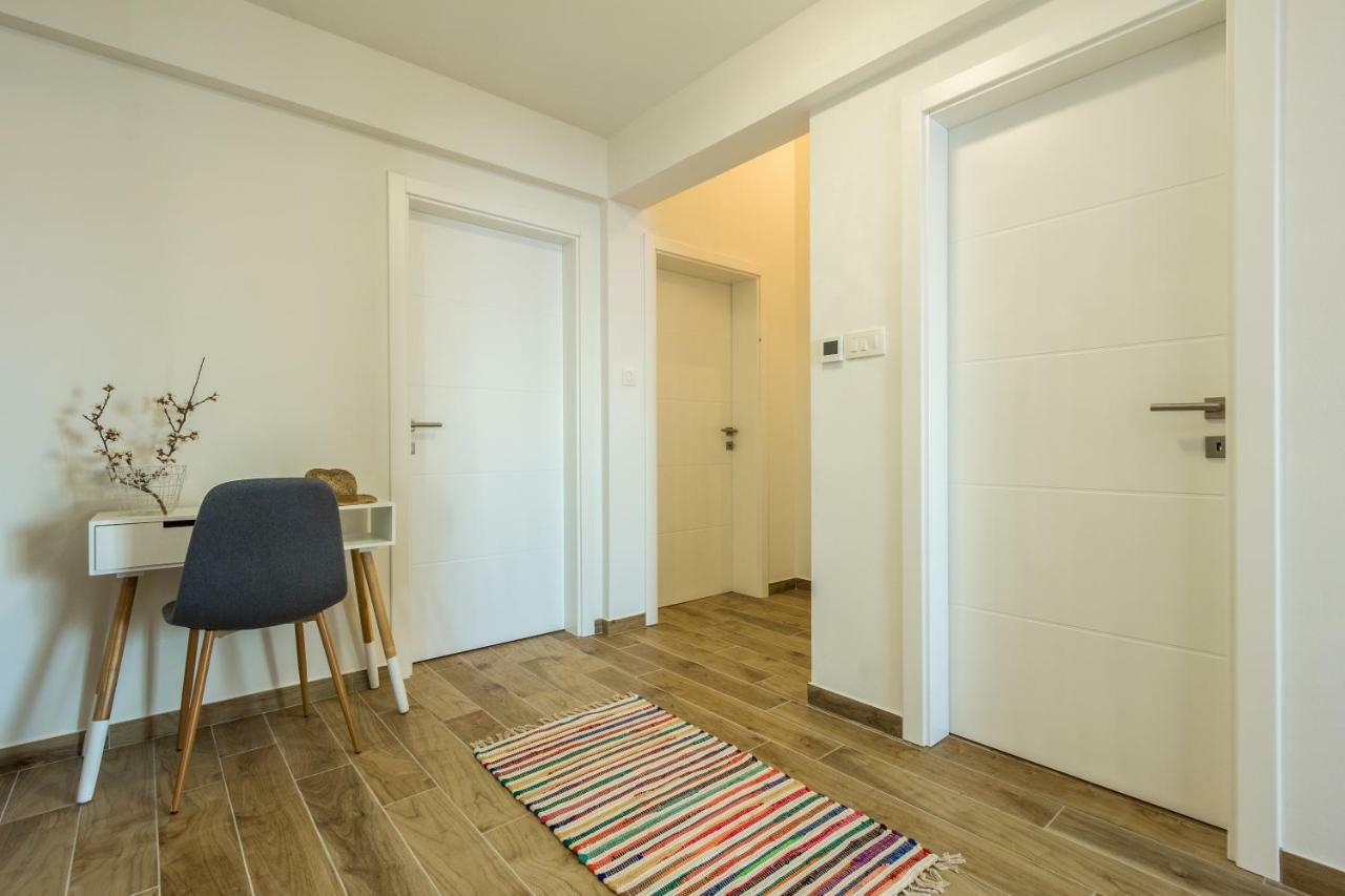 2Bfree Apartments Stinica Buitenkant foto
